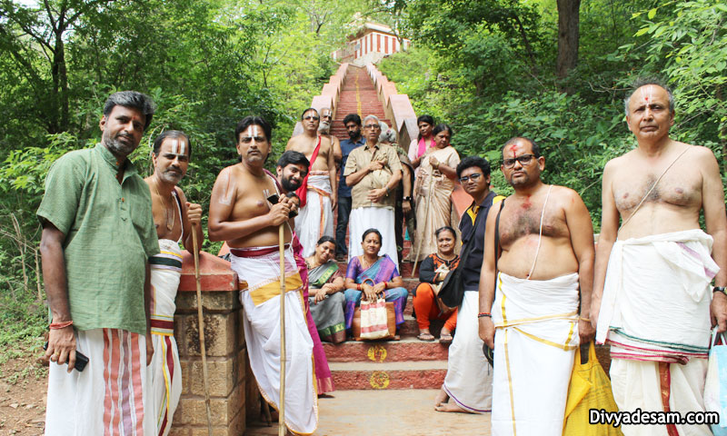 Yathrigas near Ahobilam Sri Bhargava Narasimha Swamy Temple